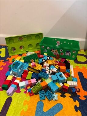 Bundle Green Storage Bin with Colorful Building Blocks and Play Figures Kids Toy